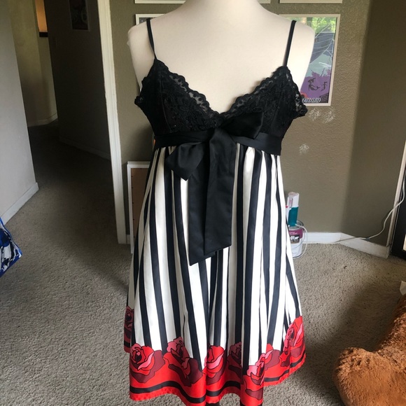 Forever 21 Dresses & Skirts - Rose Circus Carnival dress 🎪🖤